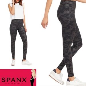 Spanx Sculpt Womens Black Camo Faux Leather Slimming Leggings XS NEW shaping